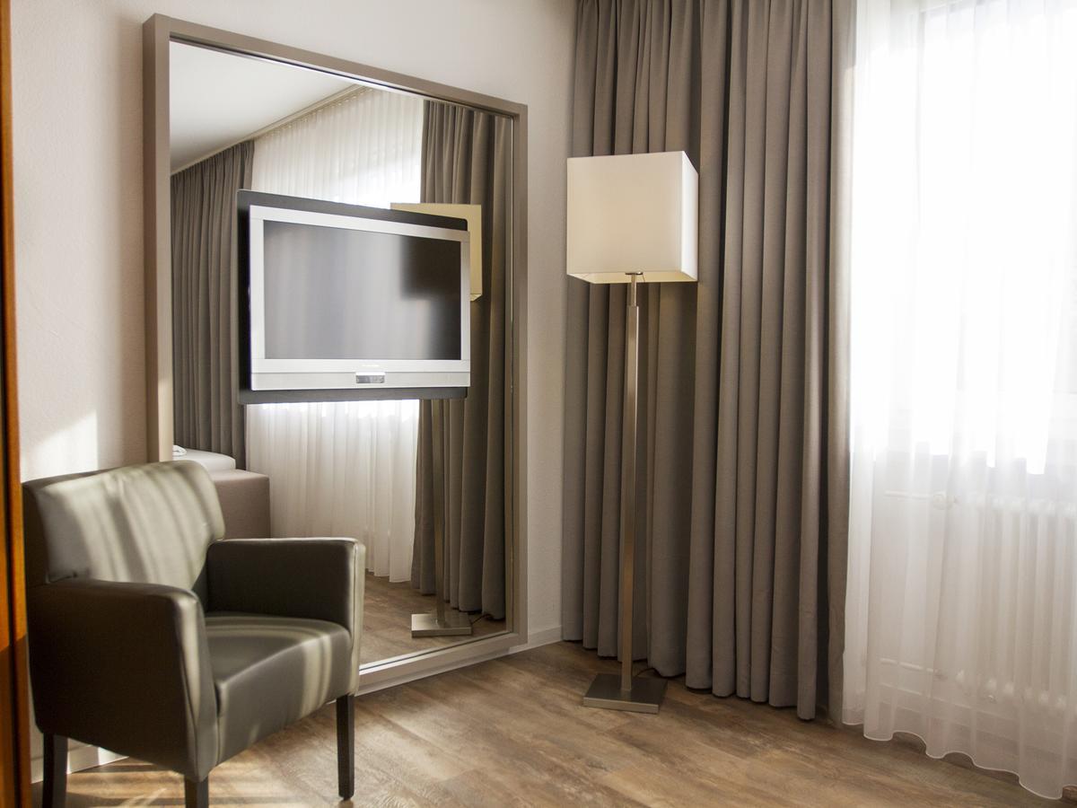 Parkside Hotel Francoforte sul Meno Esterno foto