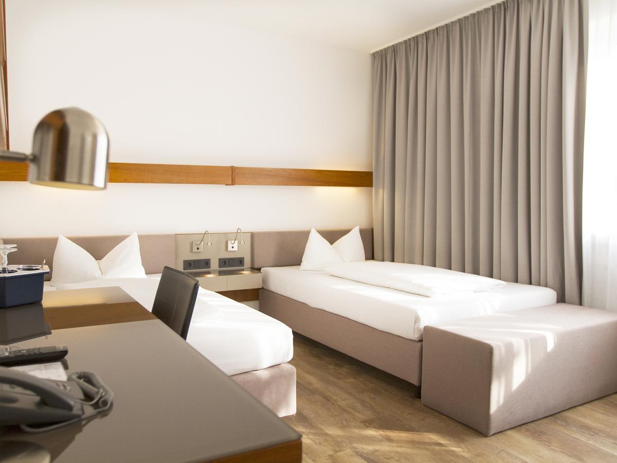 Parkside Hotel Francoforte sul Meno Esterno foto